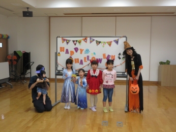 仮装して記念撮影。